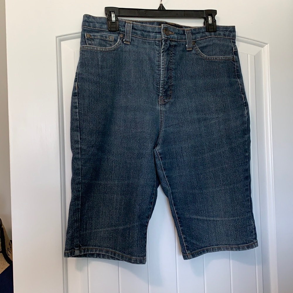 202) NINE WEST Blue Jean Shorts, Size 12